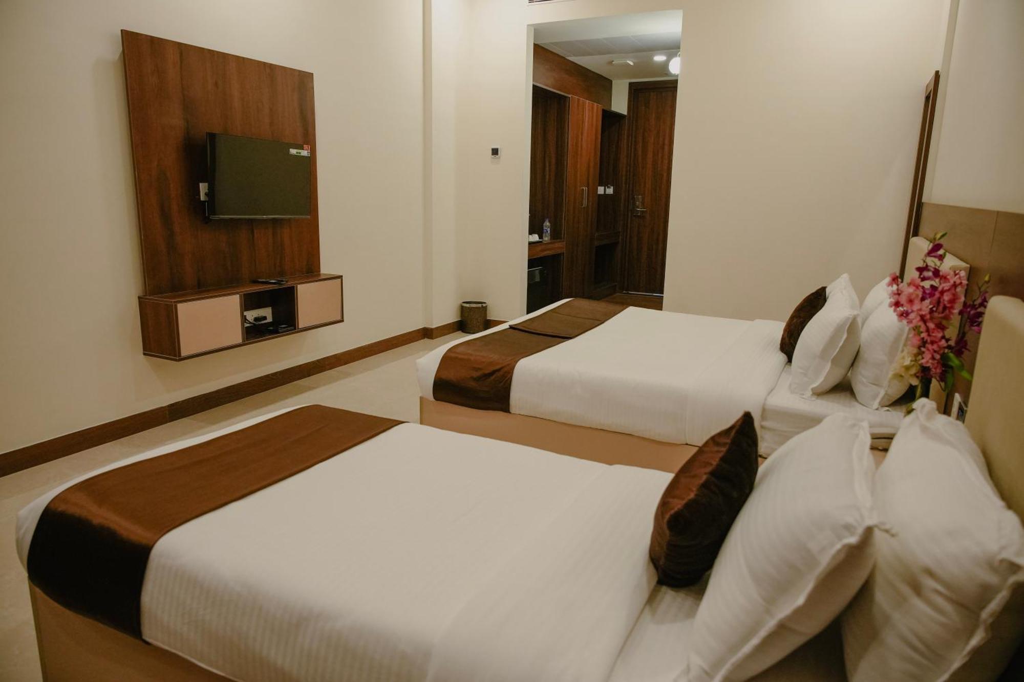 Hotel The King'S Meadows Golhalli Exterior foto